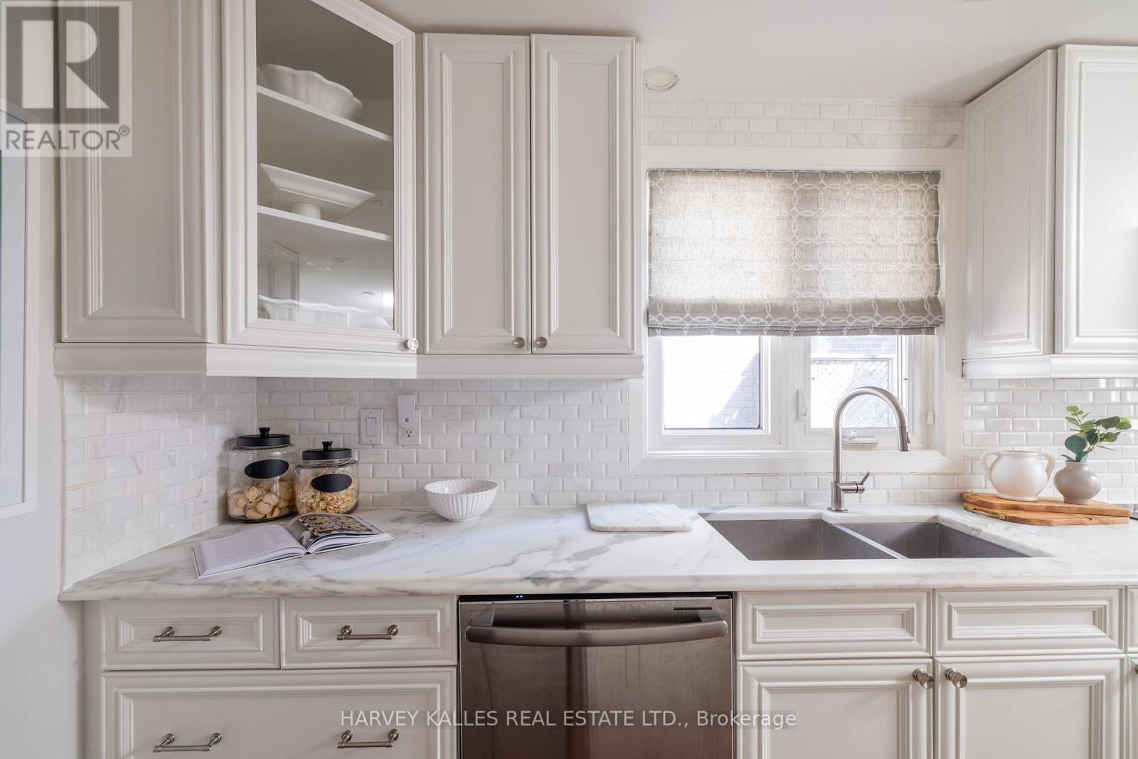 115 Wembley Road, Toronto (Forest Hill North), Ontario  M6C 2G5 - Photo 16 - C12404815