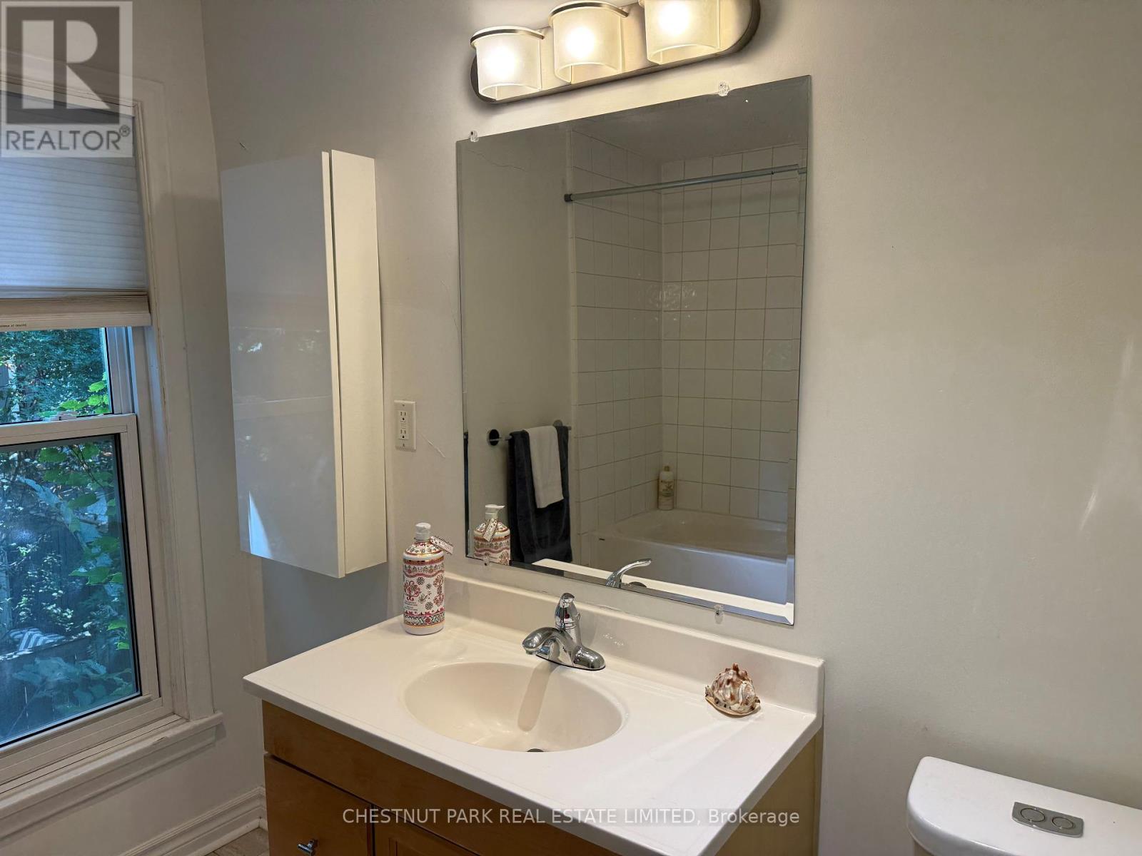 23 Bishop Street, Toronto, Ontario  M5R 1N3 - Photo 12 - C12404828