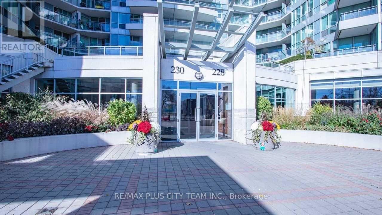 502 - 228 Queens Quay W, Toronto, Ontario  M5J 2X1 - Photo 2 - C12404901