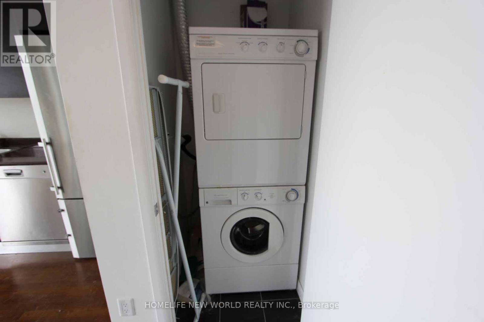 2401 - 375 King Street W, Toronto, Ontario  M5V 1K1 - Photo 8 - C12404923