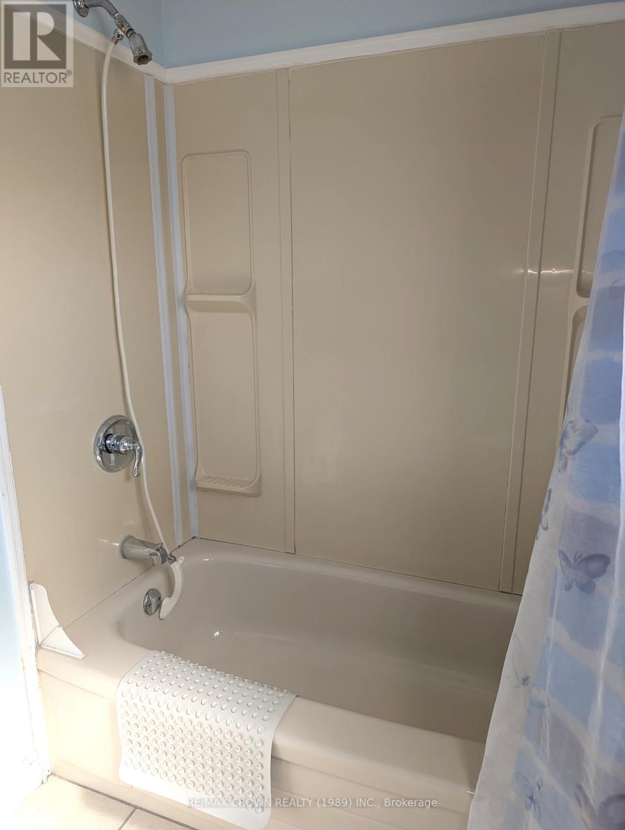 12 Cypress Court, North Bay (College Heights), Ontario  P1B 9G9 - Photo 32 - X12403753