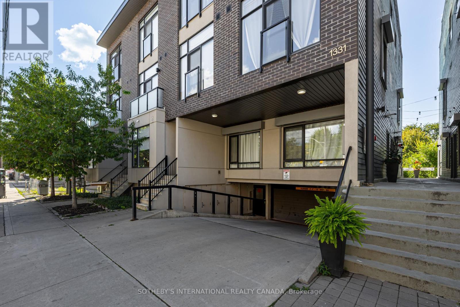 4 - 1331 GERRARD STREET, Toronto, Ontario