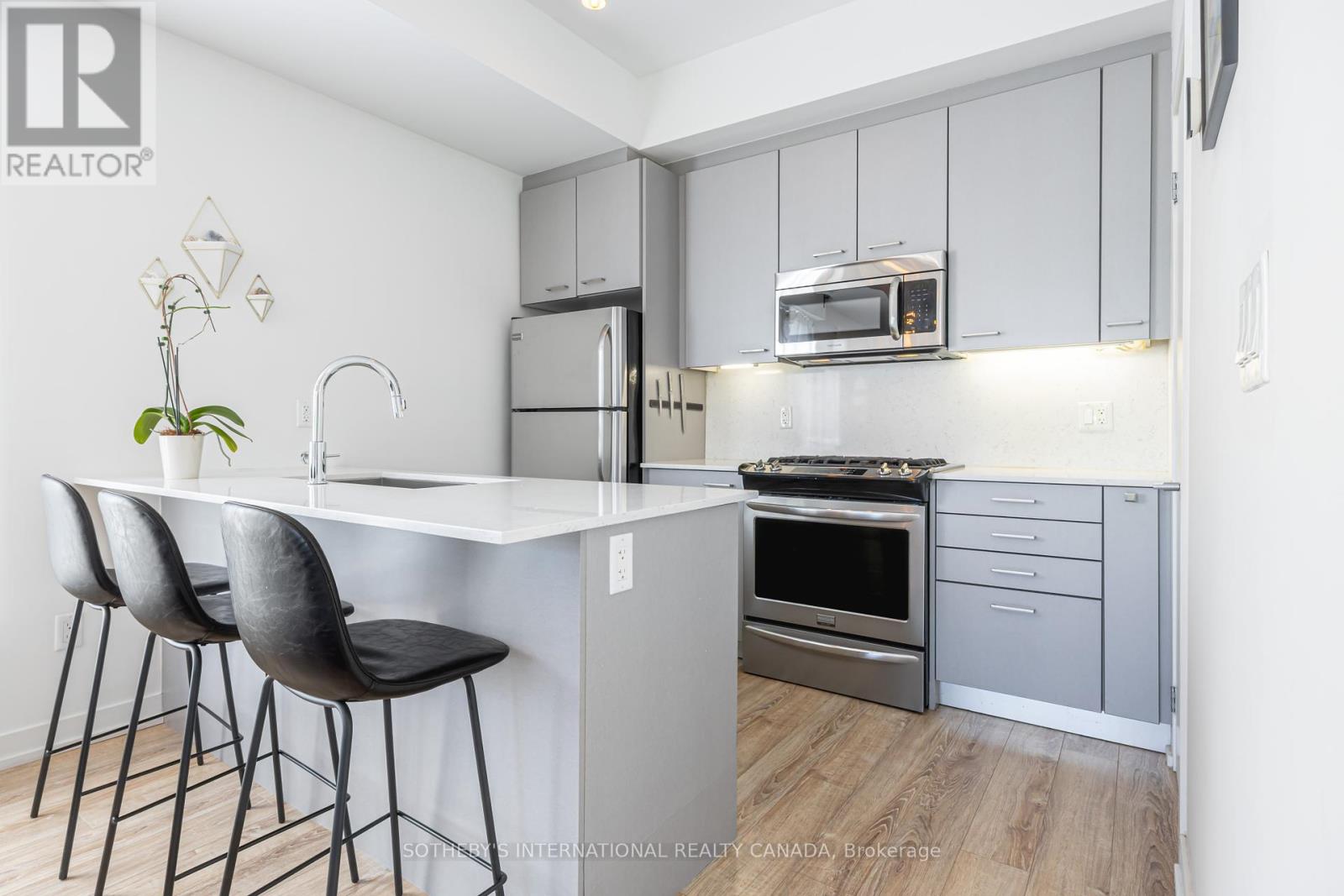 4 - 1331 Gerrard Street, Toronto, Ontario  M4L 1Y8 - Photo 2 - E12404873