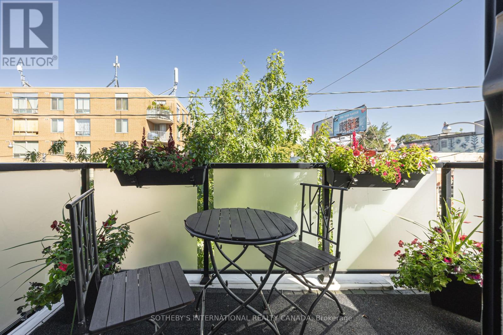 4 - 1331 Gerrard Street, Toronto, Ontario  M4L 1Y8 - Photo 5 - E12404873