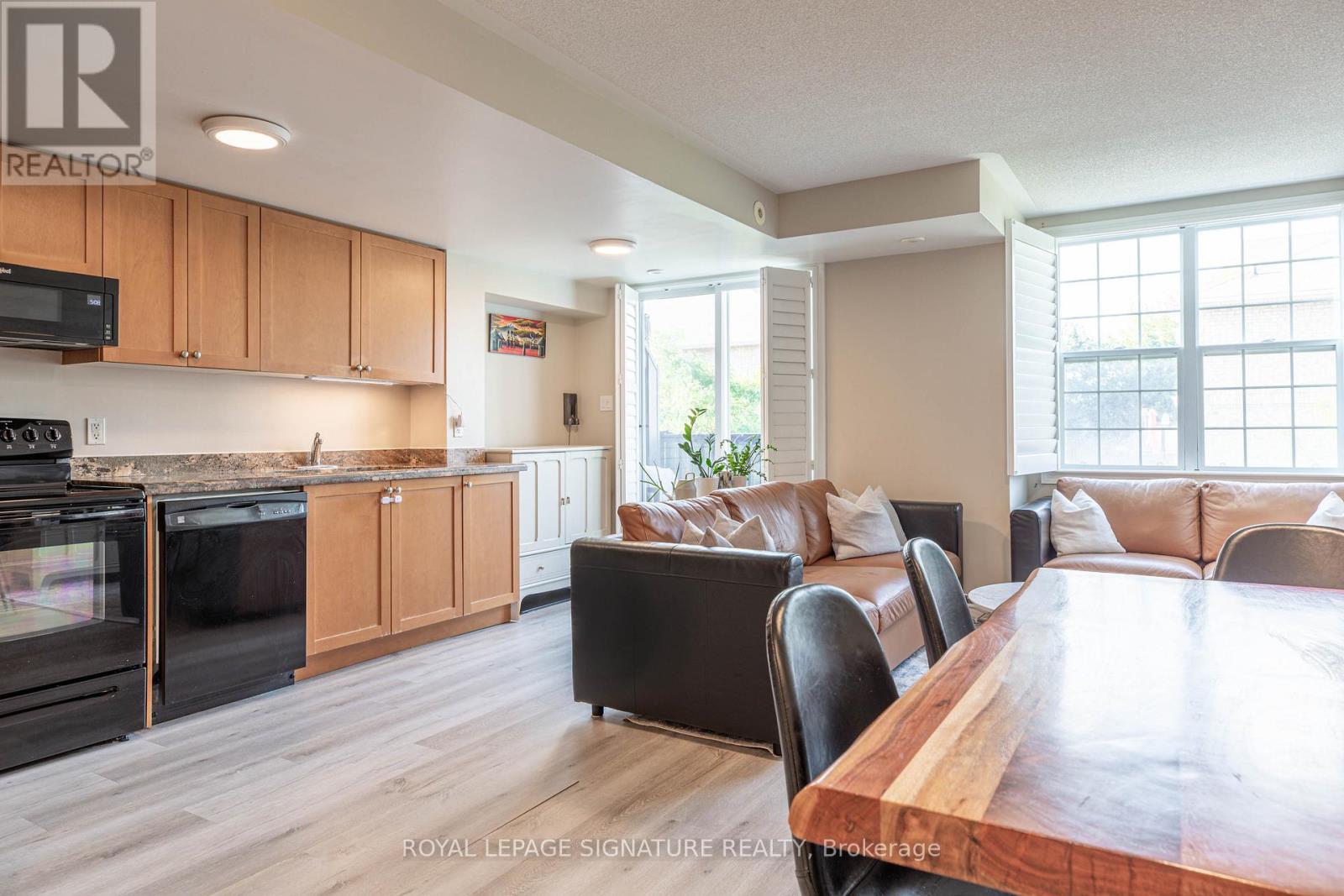 309 - 45 Strangford Lane, Toronto (Clairlea-Birchmount), Ontario  M1L 0E5 - Photo 10 - E12404939