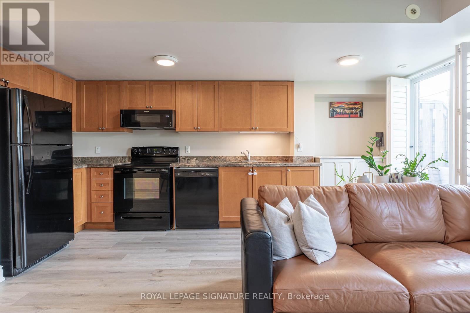 309 - 45 Strangford Lane, Toronto (Clairlea-Birchmount), Ontario  M1L 0E5 - Photo 17 - E12404939