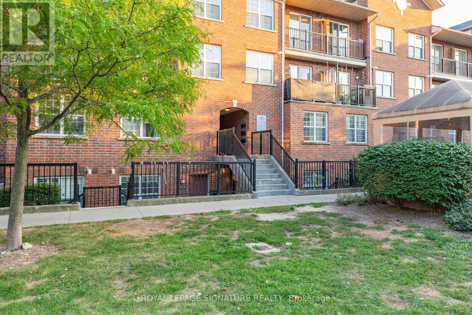 309 - 45 Strangford Lane, Toronto (Clairlea-Birchmount), Ontario  M1L 0E5 - Photo 2 - E12404939