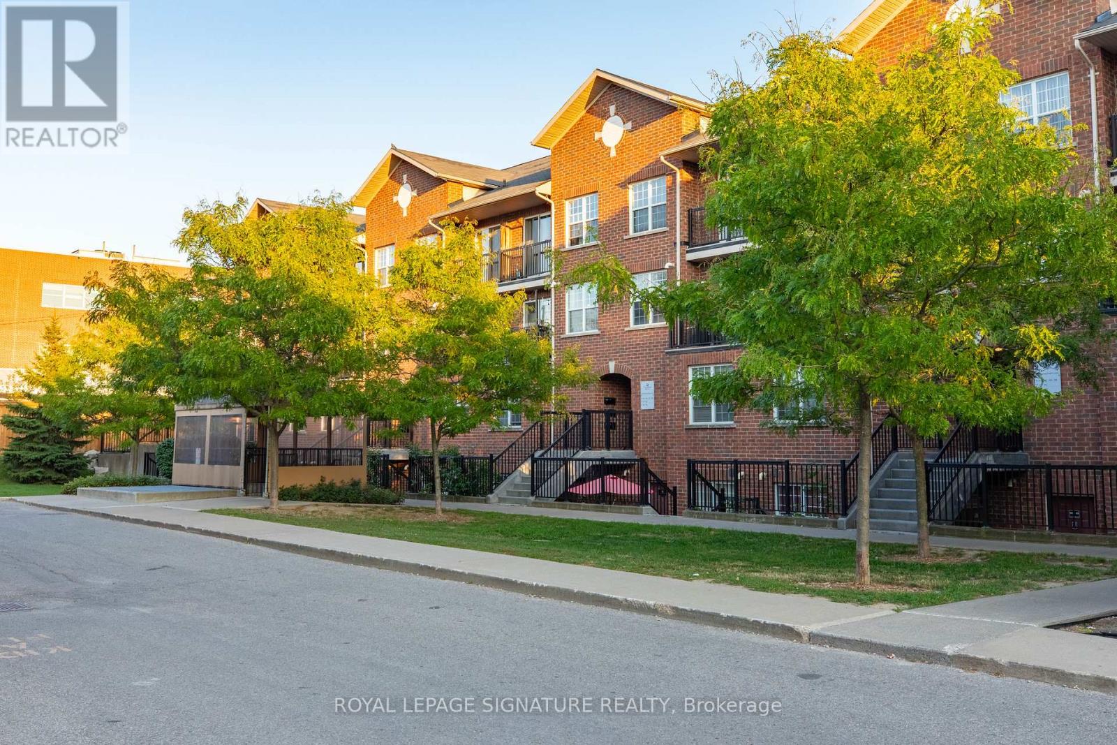 309 - 45 Strangford Lane, Toronto (Clairlea-Birchmount), Ontario  M1L 0E5 - Photo 3 - E12404939