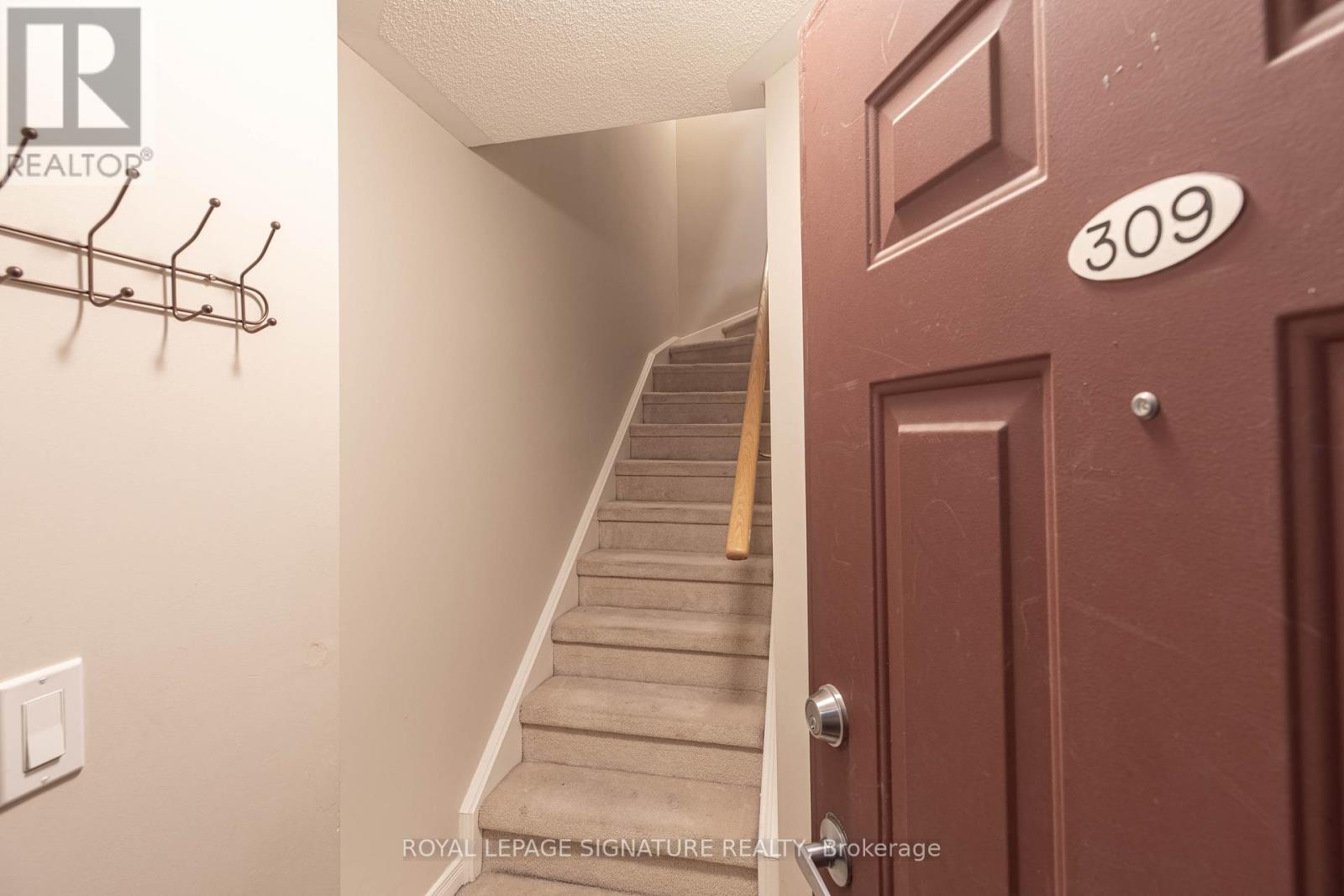 309 - 45 Strangford Lane, Toronto (Clairlea-Birchmount), Ontario  M1L 0E5 - Photo 5 - E12404939