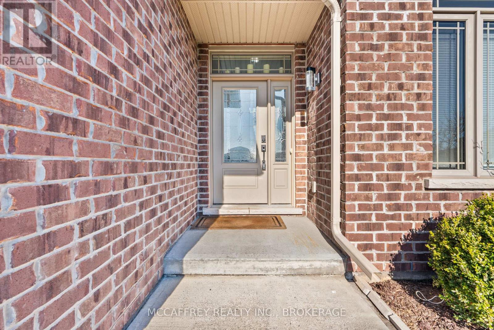 25 Staikos Court, Greater Napanee, Ontario  K7R 0B9 - Photo 5 - X12404316