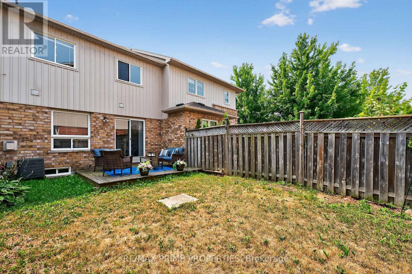 63 Lilly Mckeowan Crescent, East Gwillimbury (Mt Albert), Ontario  L0G 1M0 - Photo 23 - N12404853