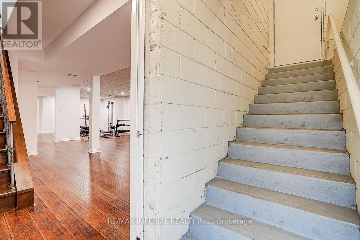 144 Marsi Road, Richmond Hill, Ontario  L4C 5S8 - Photo 24 - N12404886