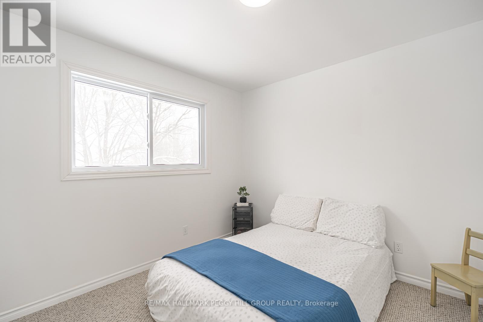 5853 Yonge Street, Innisfil, Ontario  L0L 1K0 - Photo 10 - N12404893