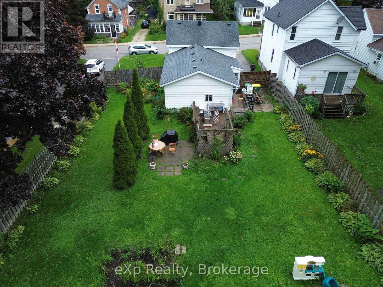 34 Queen Street, Grey Highlands, Ontario  N0C 1H0 - Photo 13 - X12405015