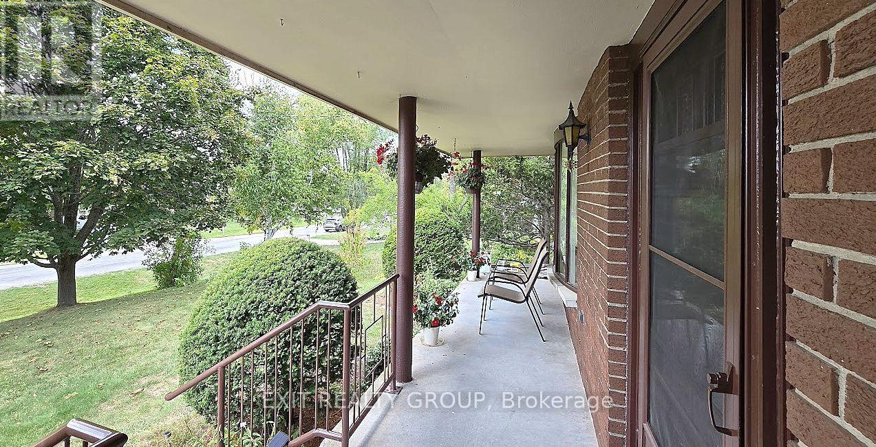 152 Chatterton Valley Crescent, Quinte West, Ontario  K0K 2B0 - Photo 6 - X12404969