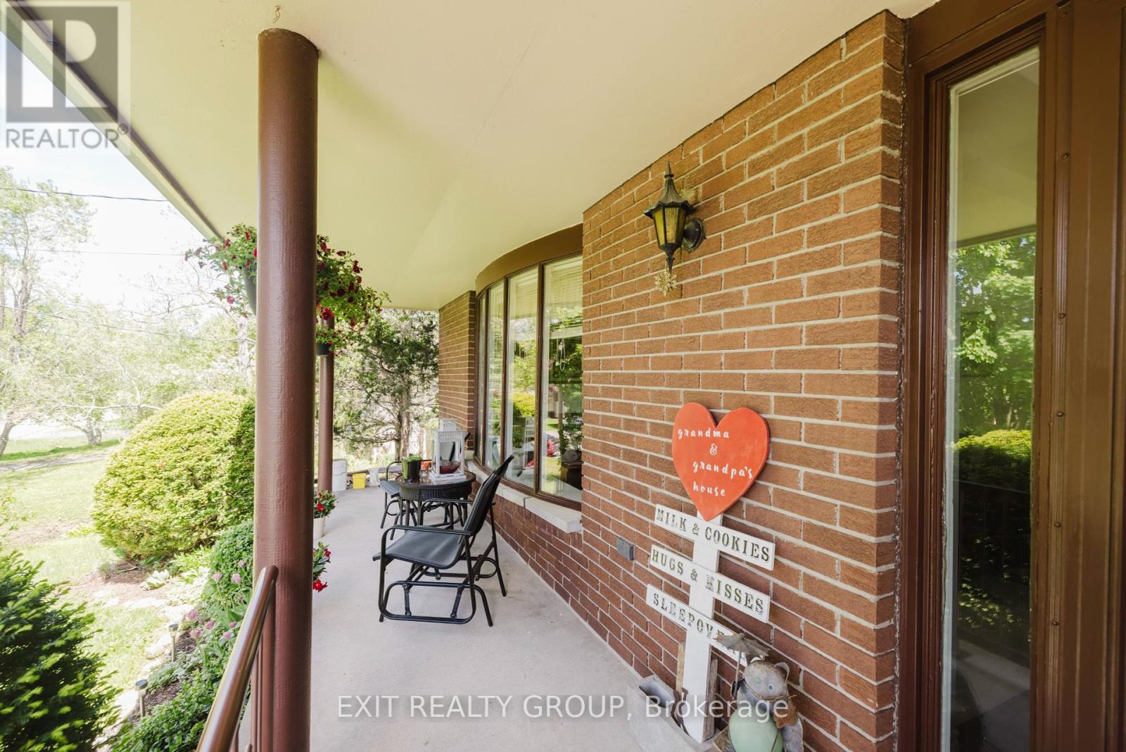 152 Chatterton Valley Crescent, Quinte West, Ontario  K0K 2B0 - Photo 7 - X12404969