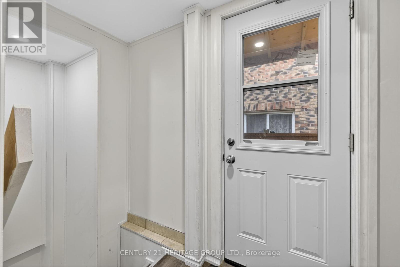 33 London Road, Newmarket, Ontario  L3Y 6A1 - Photo 34 - N12404189