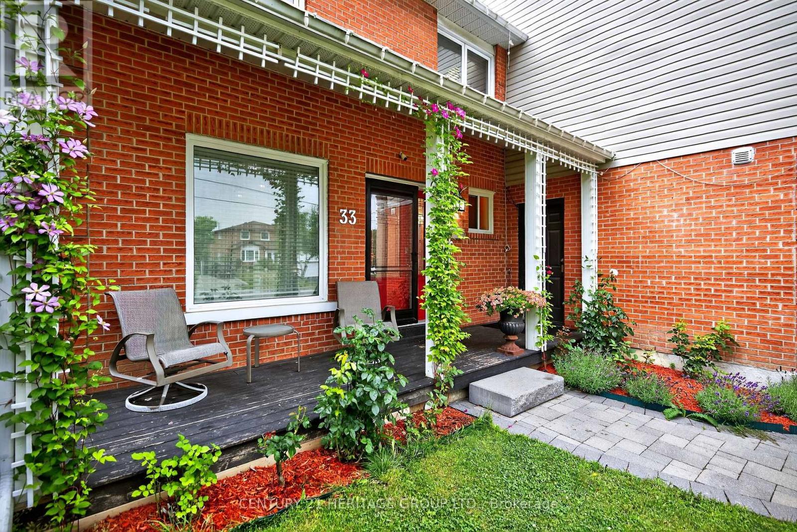33 LONDON ROAD, Newmarket, Ontario