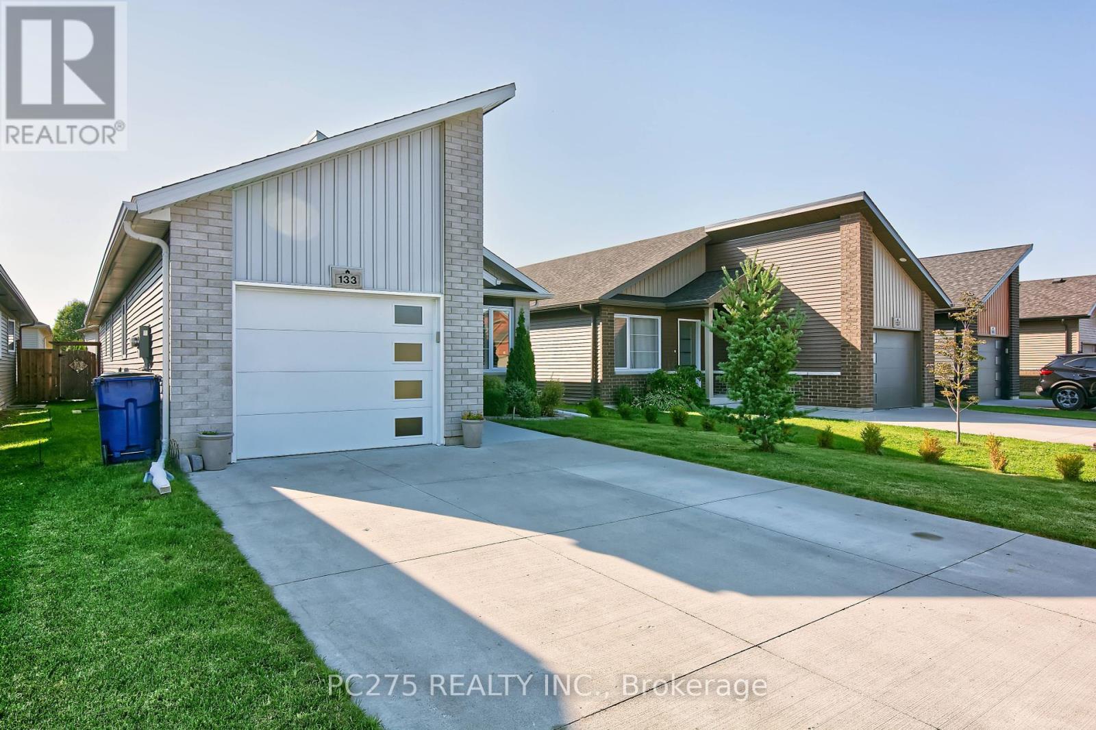 133 Moonstone Crescent, Chatham-Kent, Ontario  N7M 0S2 - Photo 3 - X12404974