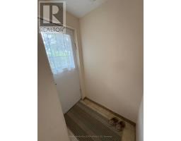 581 MC ROBERTS AVENUE, Toronto, Ontario