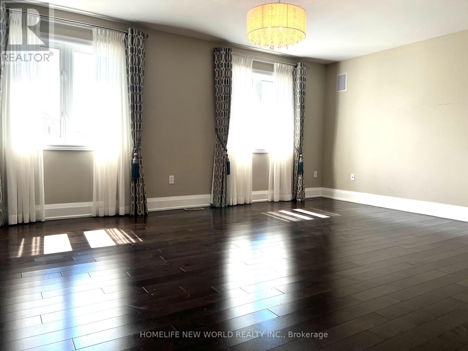 32 Wendelyn Drive, Richmond Hill, Ontario  L4E 0P8 - Photo 7 - N12372088