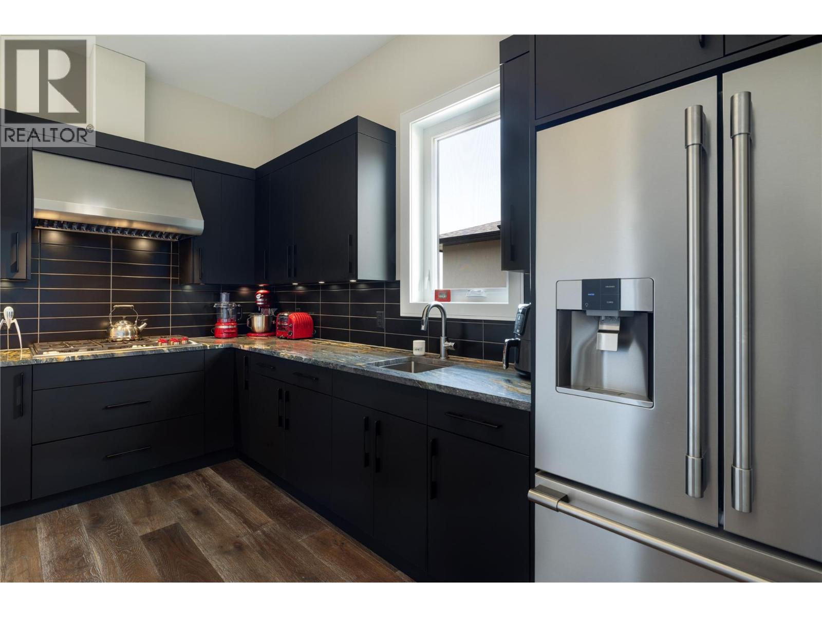 5572 Upper Mission Drive, Kelowna, British Columbia V1W 5M4 - Photo 15 - 10361914