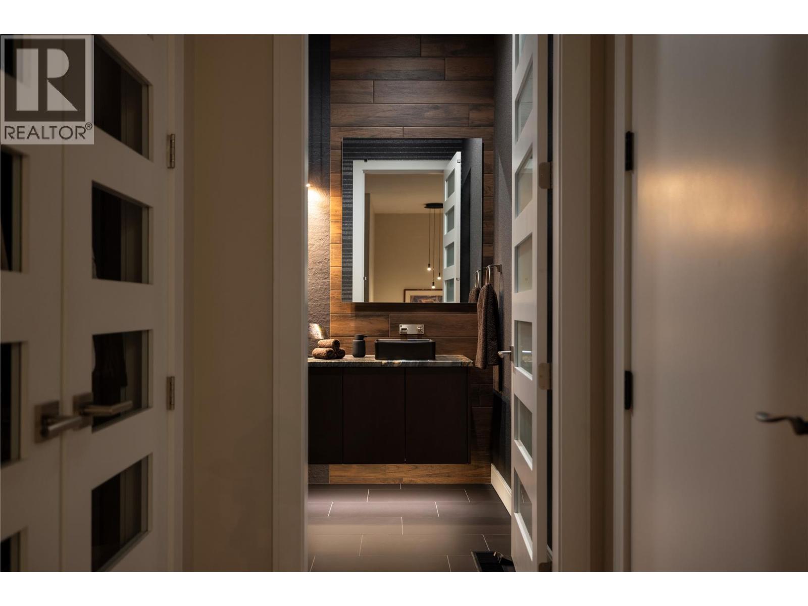 5572 Upper Mission Drive, Kelowna, British Columbia V1W 5M4 - Photo 33 - 10361914