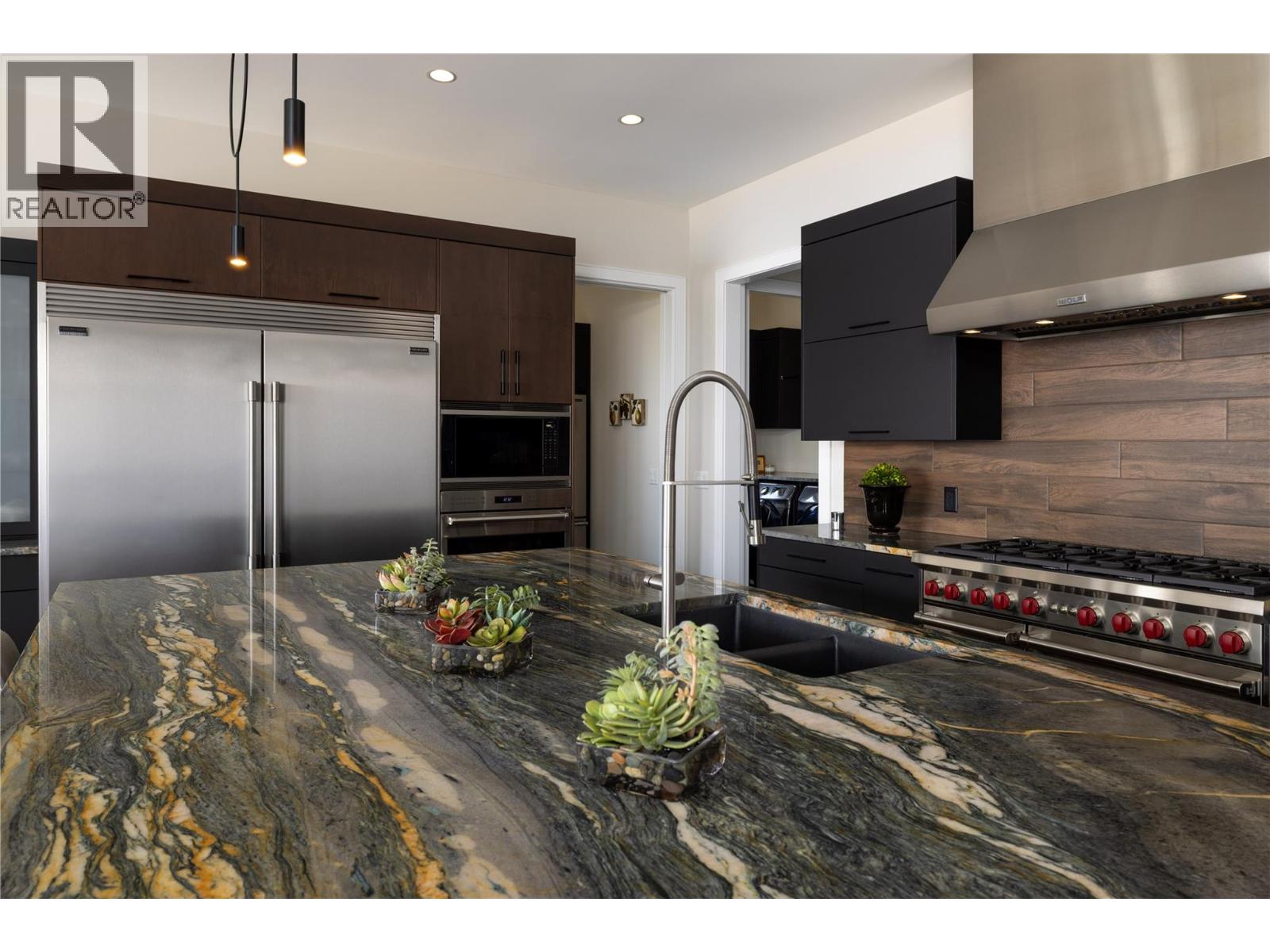 5572 Upper Mission Drive, Kelowna, British Columbia V1W 5M4 - Photo 38 - 10361914