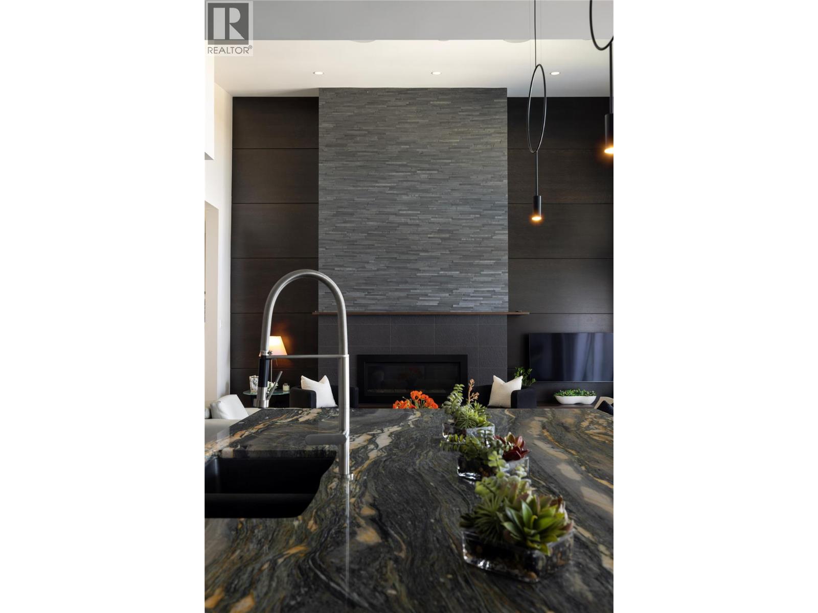 5572 Upper Mission Drive, Kelowna, British Columbia V1W 5M4 - Photo 39 - 10361914