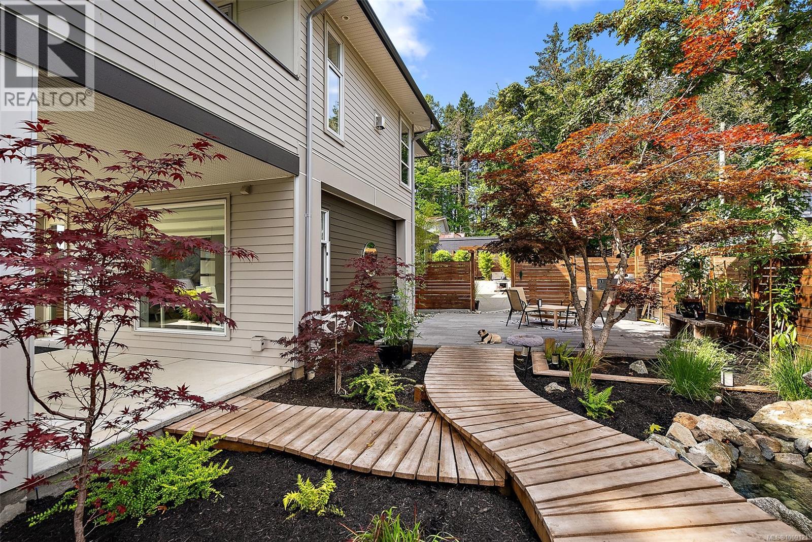 Property at 776 Harding Lane image 3