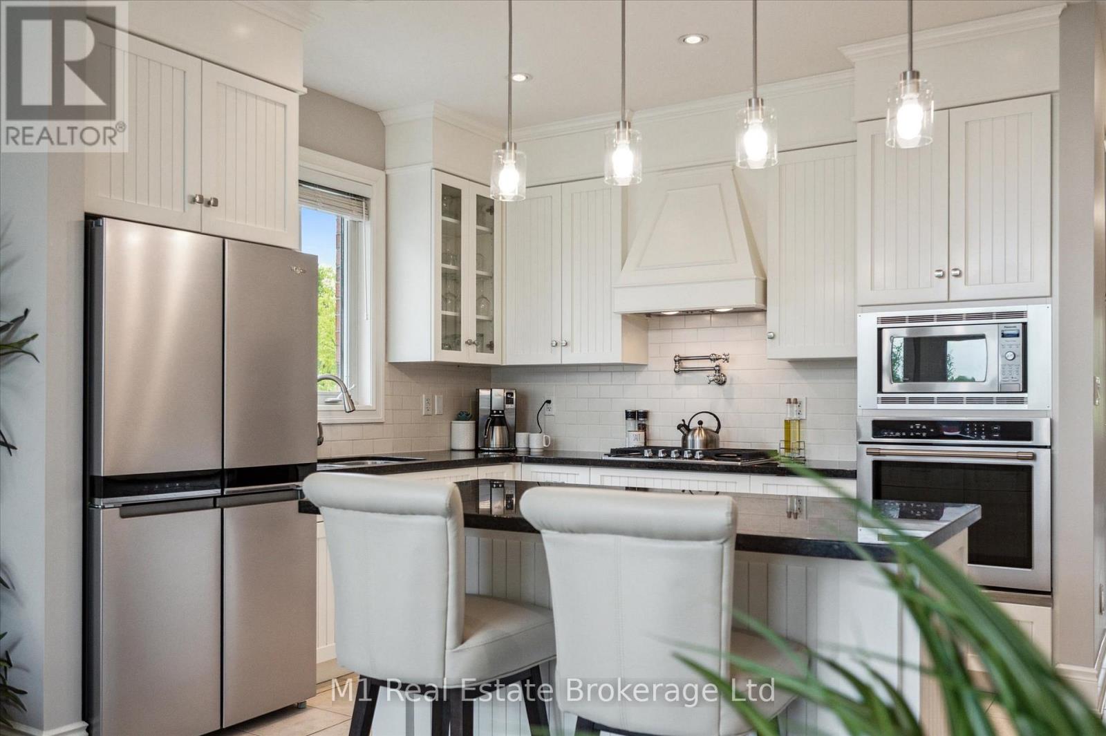 94 Aberfoyle Mill Crescent, Puslinch, Ontario  N1H 6H9 - Photo 11 - X12323932
