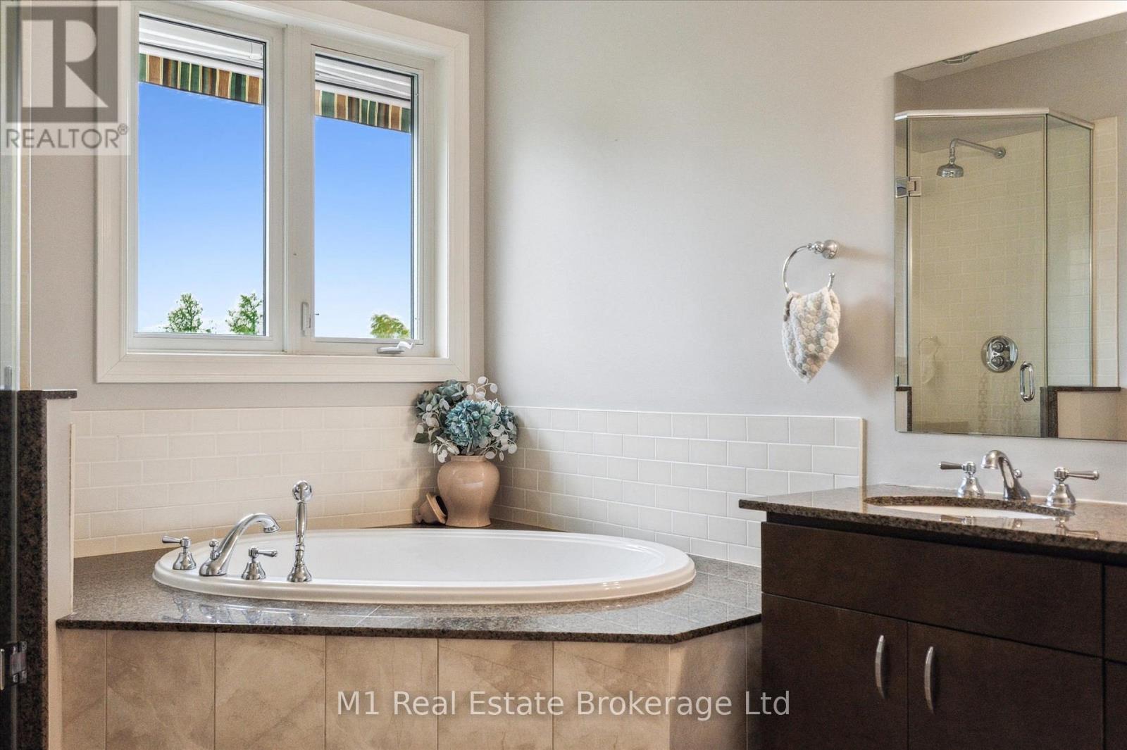 94 Aberfoyle Mill Crescent, Puslinch, Ontario  N1H 6H9 - Photo 31 - X12323932