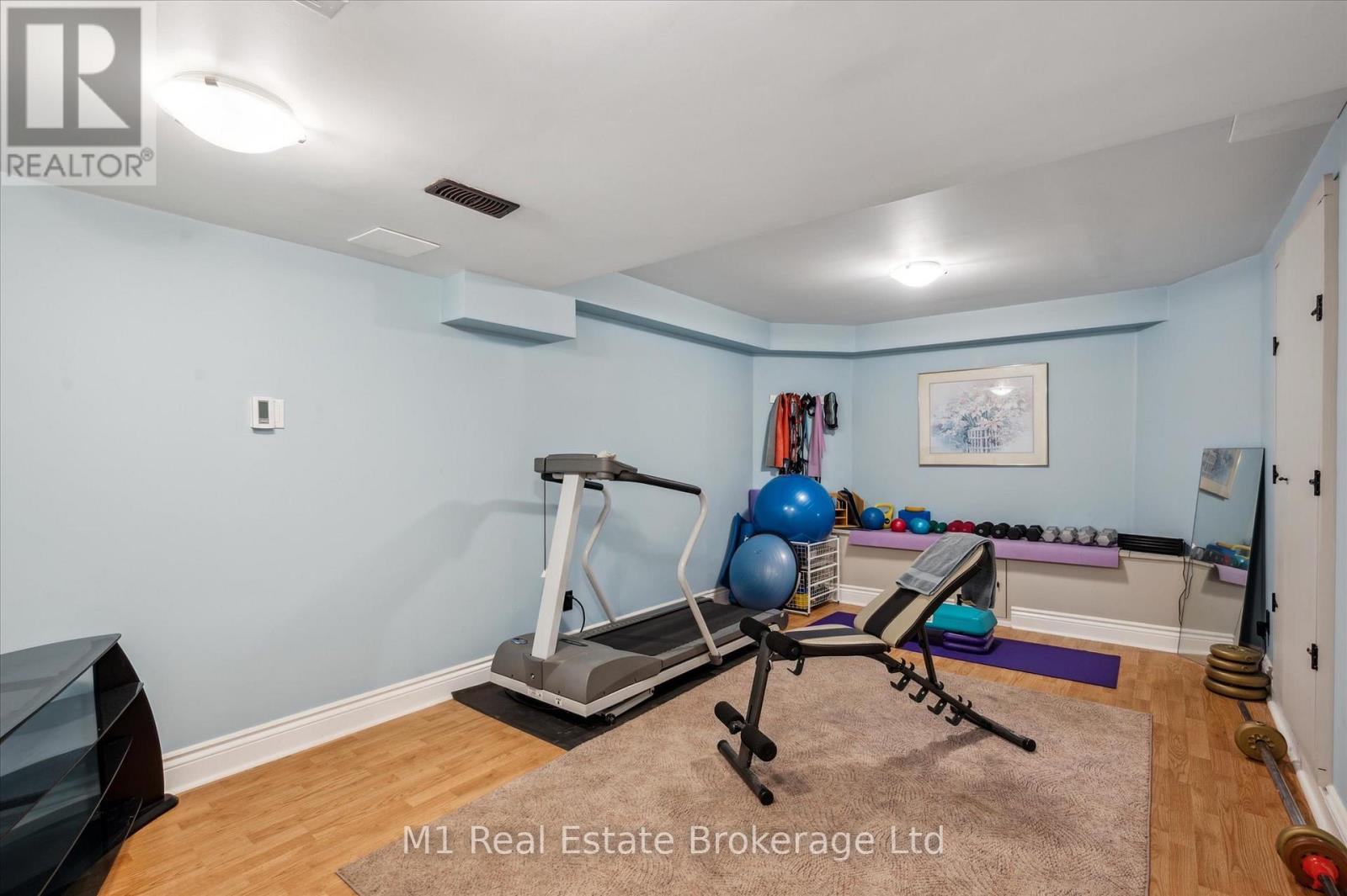 94 Aberfoyle Mill Crescent, Puslinch, Ontario  N1H 6H9 - Photo 37 - X12323932