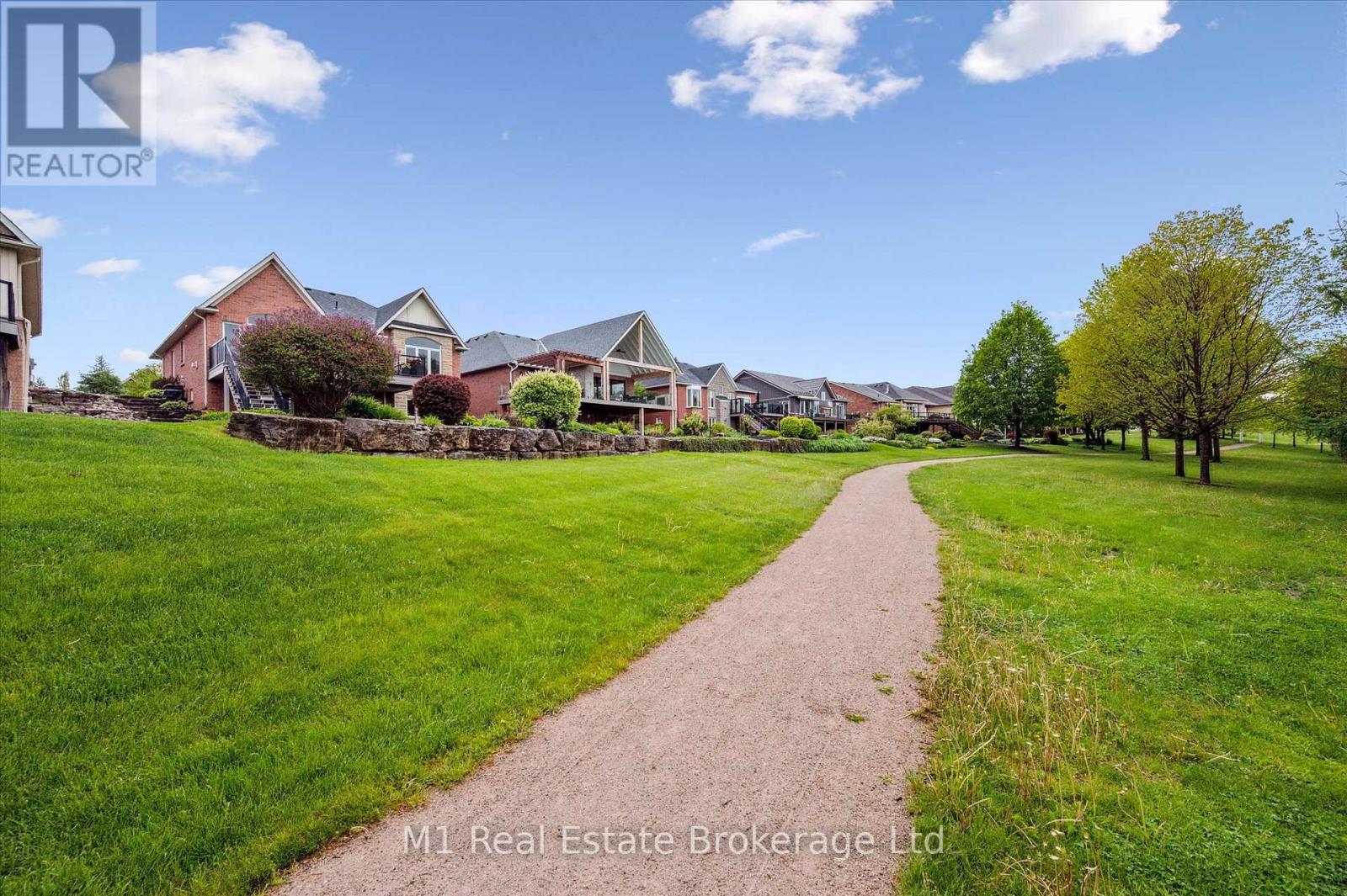 94 Aberfoyle Mill Crescent, Puslinch, Ontario  N1H 6H9 - Photo 48 - X12323932