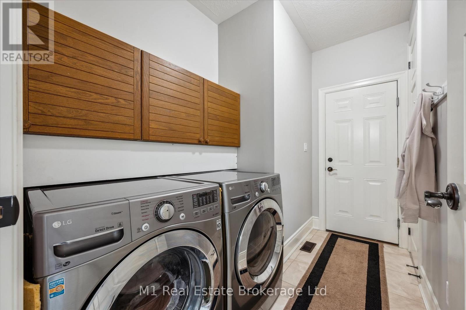 94 Aberfoyle Mill Crescent, Puslinch, Ontario  N1H 6H9 - Photo 34 - X12323932