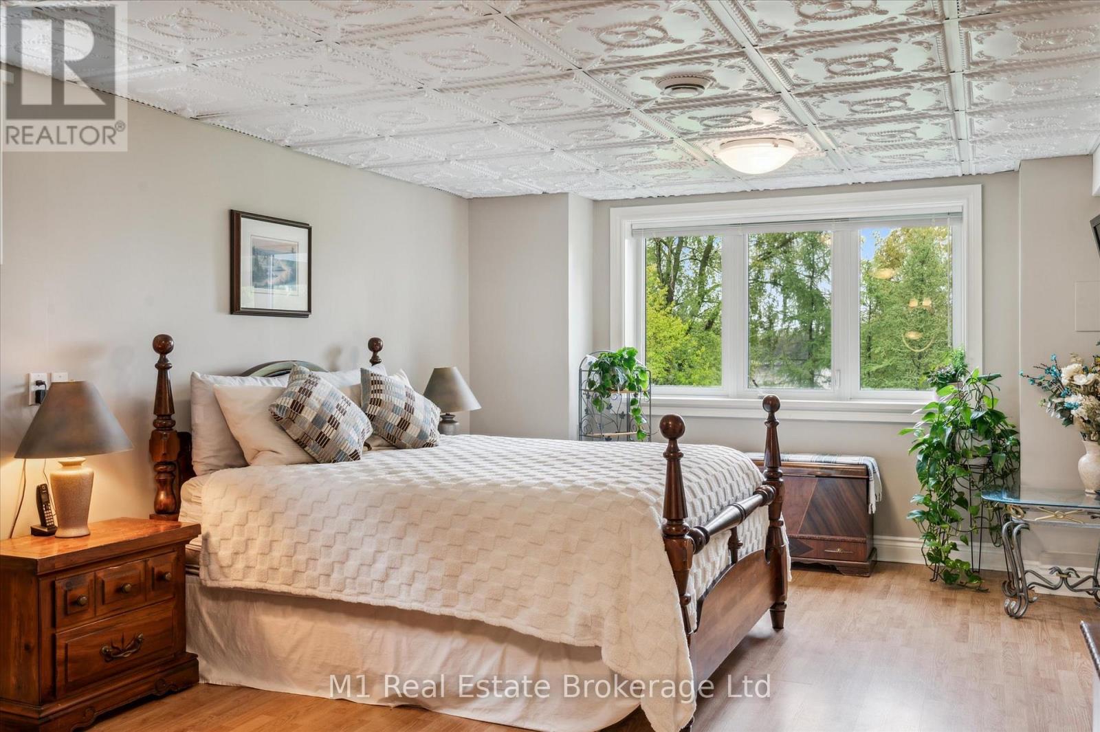 94 Aberfoyle Mill Crescent, Puslinch, Ontario  N1H 6H9 - Photo 38 - X12323932
