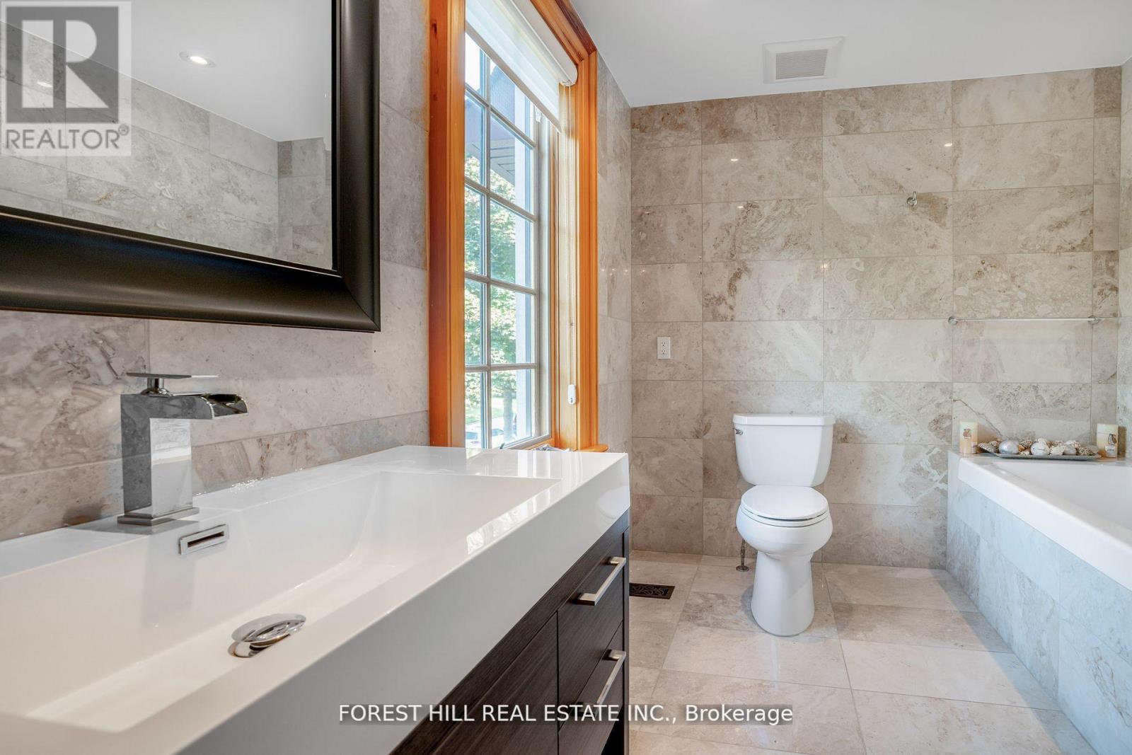 38 Greengate Road, Toronto, Ontario  M3B 1E8 - Photo 19 - C12404995