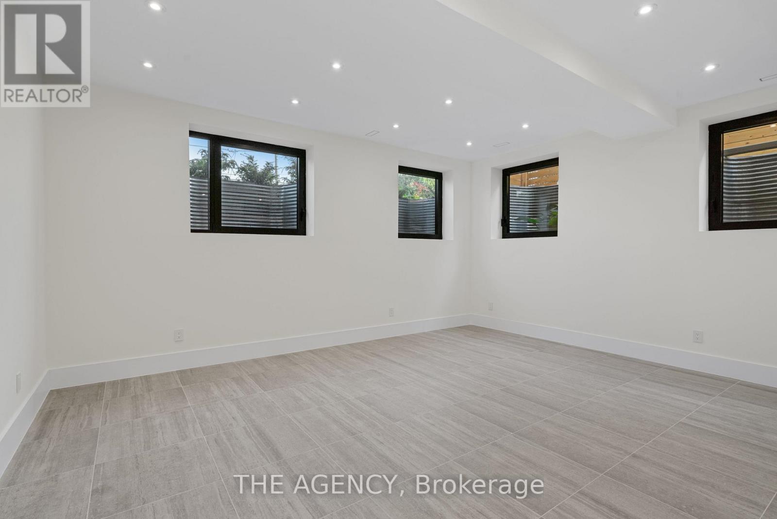170 Ranee Avenue, Toronto, Ontario  M6A 1N5 - Photo 34 - C12405003