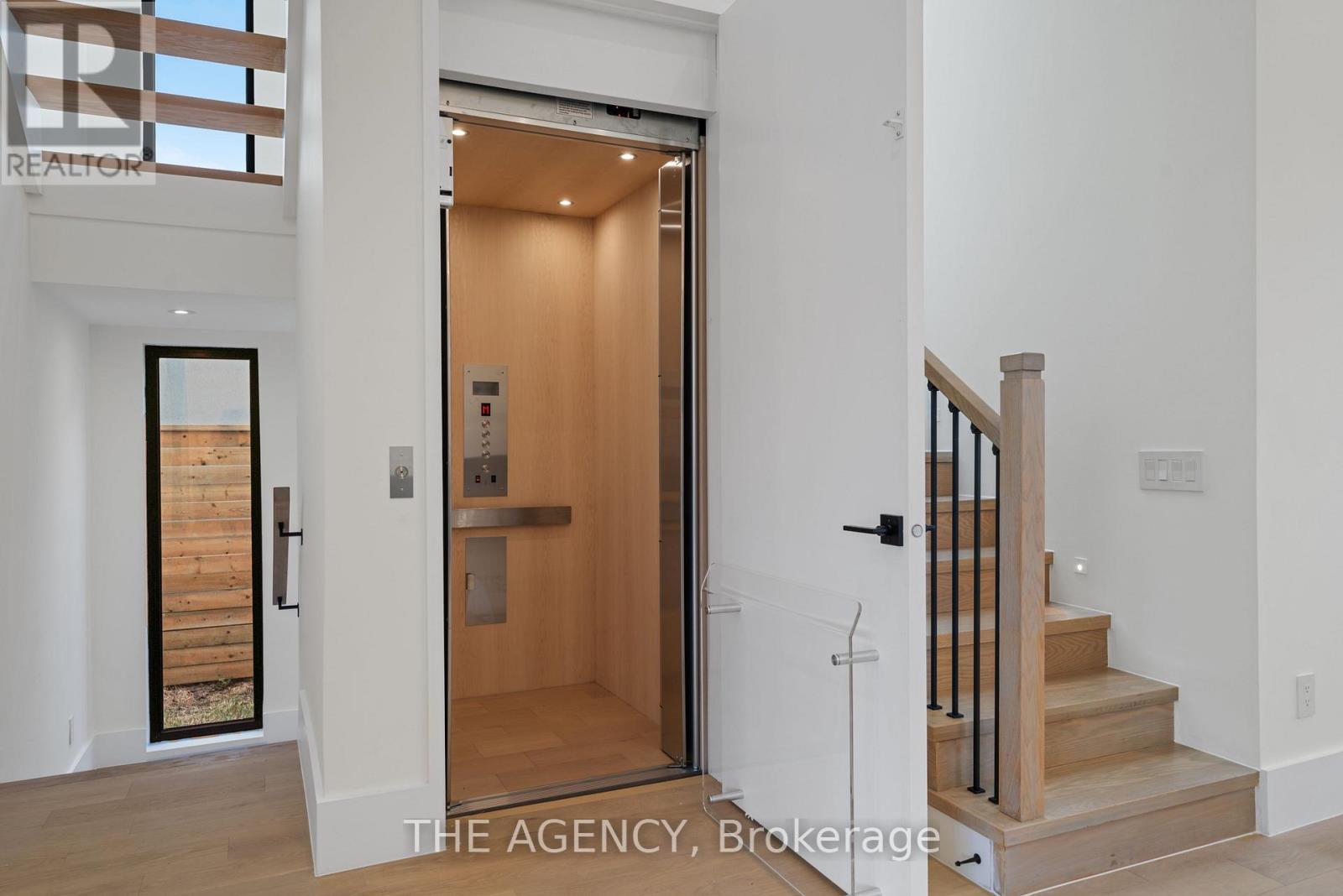 170 Ranee Avenue, Toronto, Ontario  M6A 1N5 - Photo 7 - C12405003