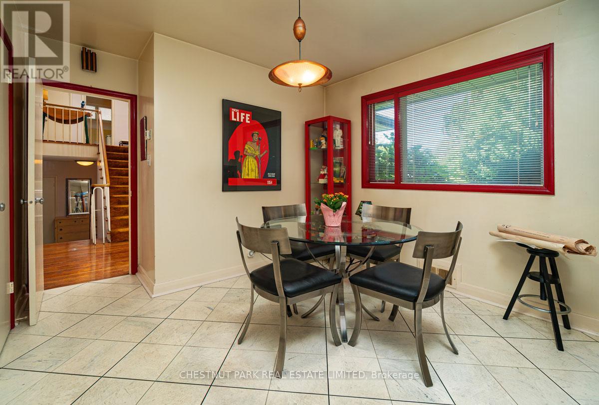 229 Owen Boulevard, Toronto, Ontario  M2P 1G9 - Photo 15 - C12405007