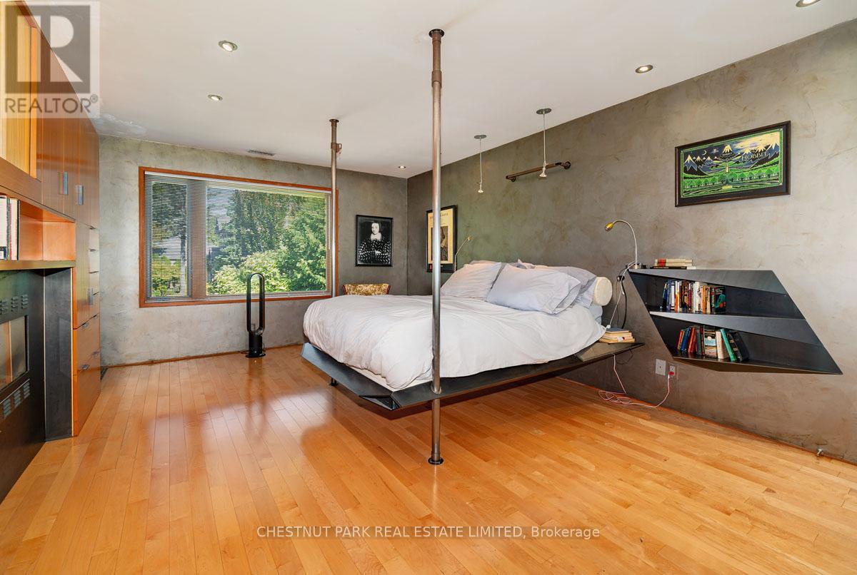 229 Owen Boulevard, Toronto, Ontario  M2P 1G9 - Photo 24 - C12405007