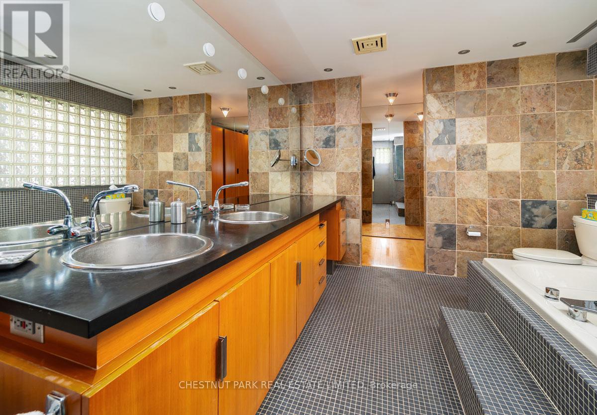 229 Owen Boulevard, Toronto, Ontario  M2P 1G9 - Photo 29 - C12405007