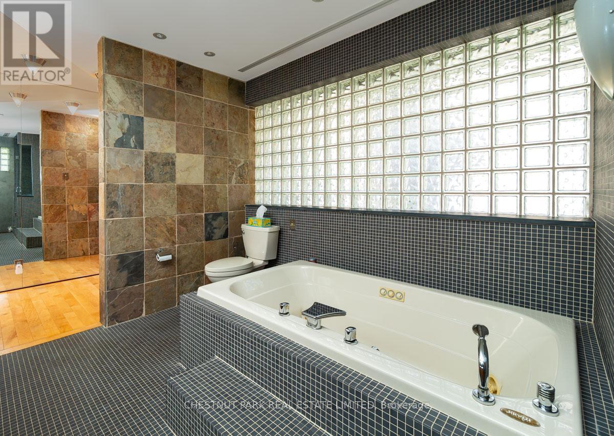 229 Owen Boulevard, Toronto, Ontario  M2P 1G9 - Photo 30 - C12405007