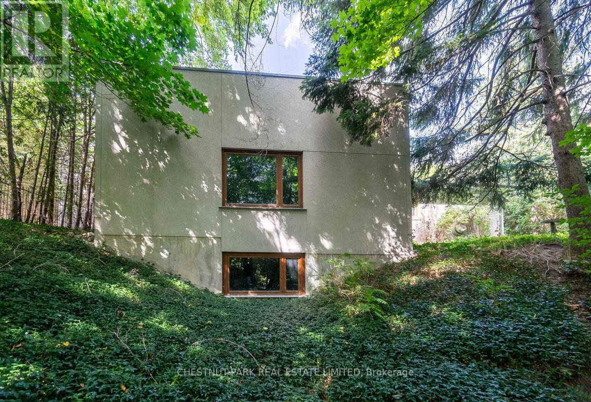 229 Owen Boulevard, Toronto, Ontario  M2P 1G9 - Photo 39 - C12405007