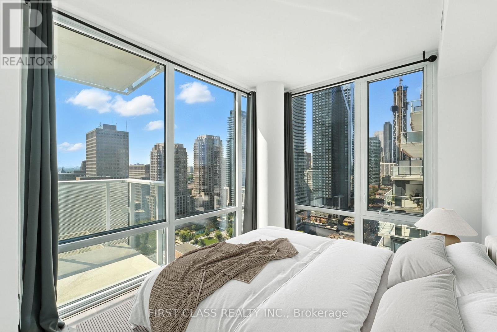 1802 - 501 Yonge Street, Toronto, Ontario  M4Y 0G8 - Photo 2 - C12405014