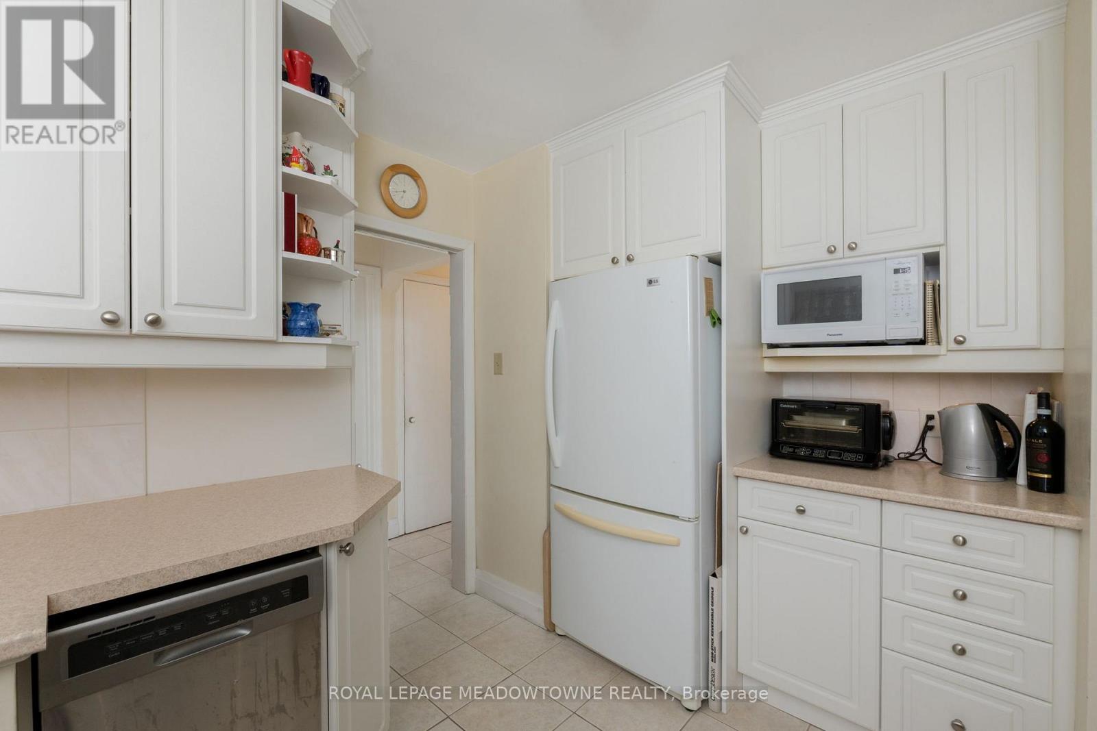 208 Martin Street, King (King City), Ontario  L7B 1J5 - Photo 19 - N12404957