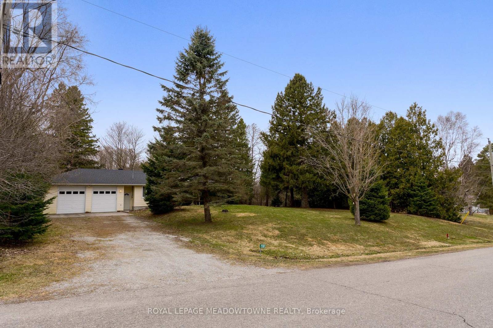 208 Martin Street, King (King City), Ontario  L7B 1J5 - Photo 8 - N12404957