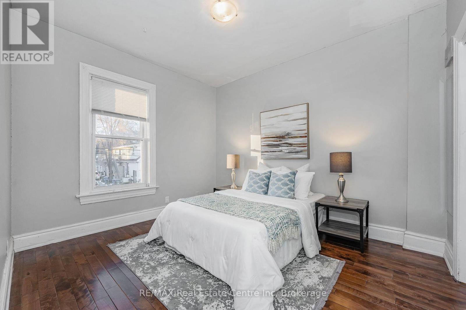 103 Surrey Street E, Guelph (Downtown), Ontario  N1H 3P7 - Photo 11 - X12405145