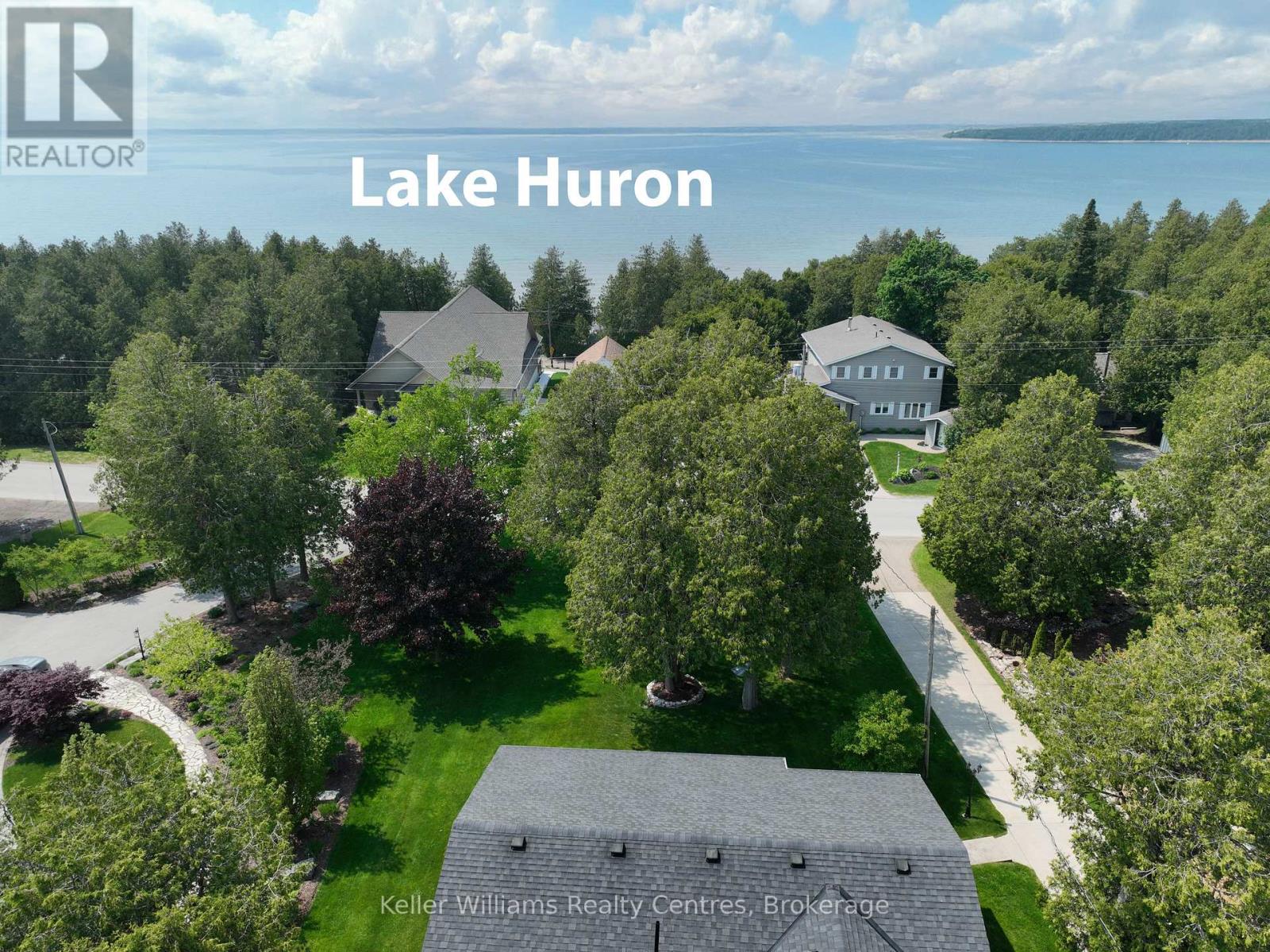 57 Victoria Street, Kincardine, Ontario  N0G 2T0 - Photo 4 - X12405151