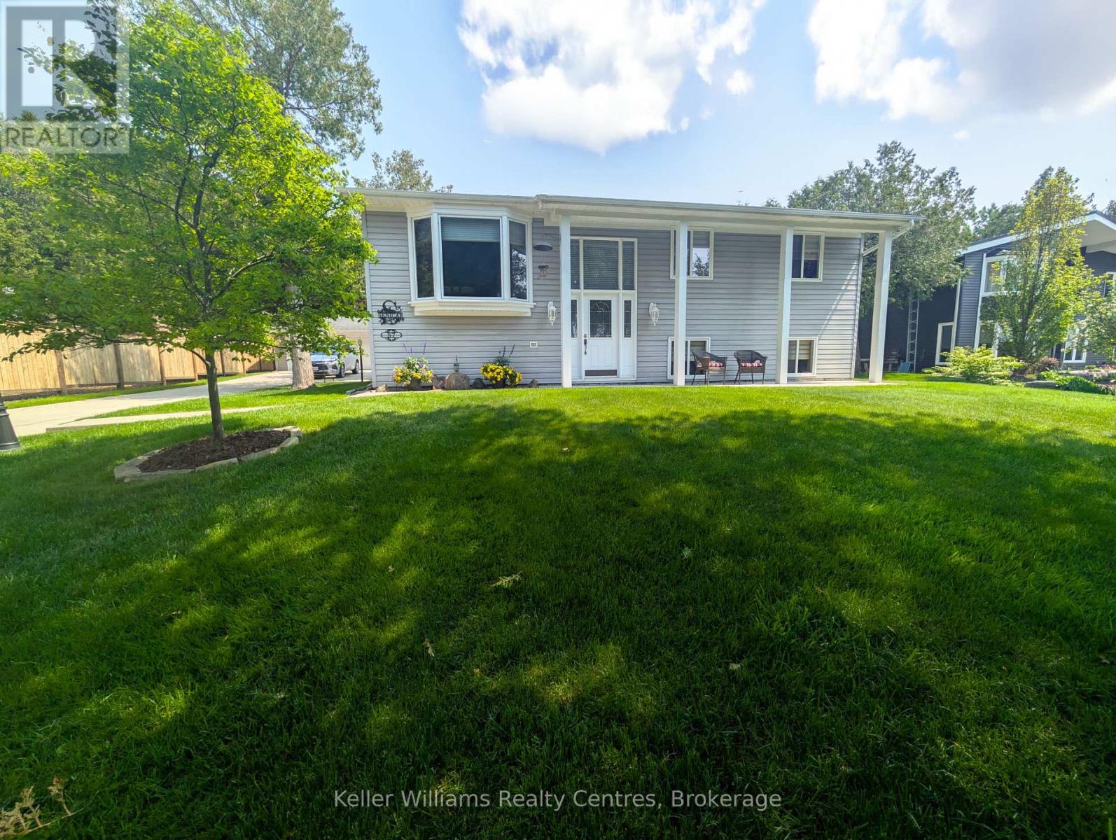 57 Victoria Street, Kincardine, Ontario  N0G 2T0 - Photo 5 - X12405151